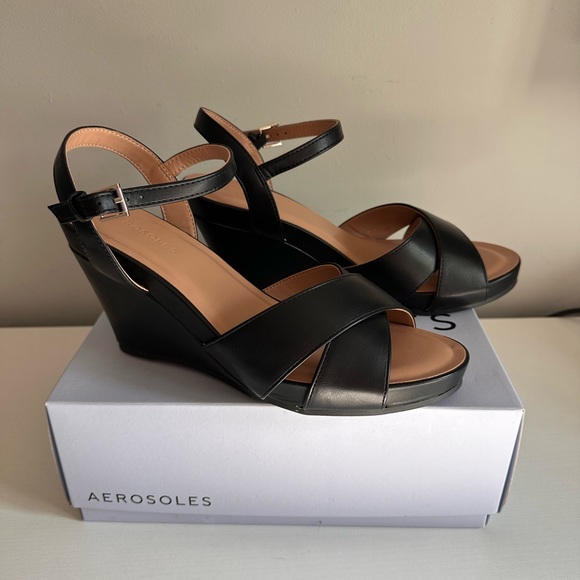 AEROSOLES Shoes - Women’s Aerosoles Black Wedge Sz. 10W